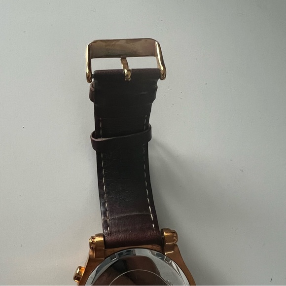 GUESS Mens Brown Rose Gold Tone Chronograph Watch - Picture 8 of 8